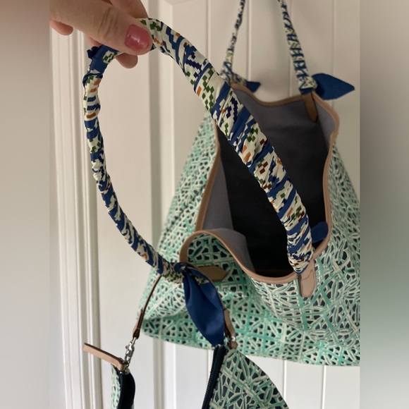 Stella & Dot Tote - Picture 2 of 4